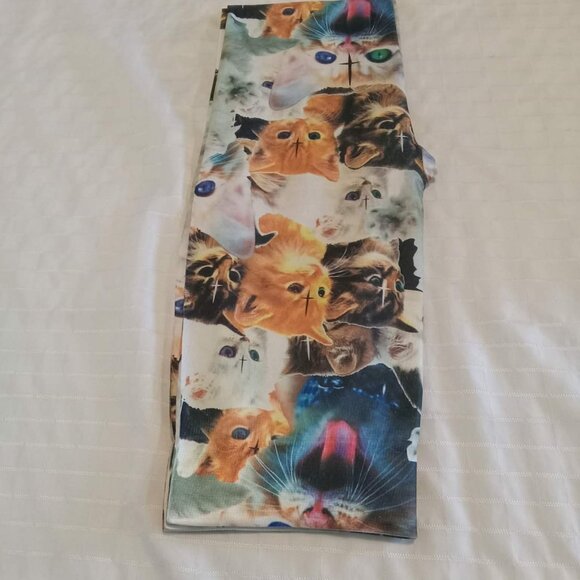 Cats design legging SMALL slightly stretchy - Picture 2 of 8